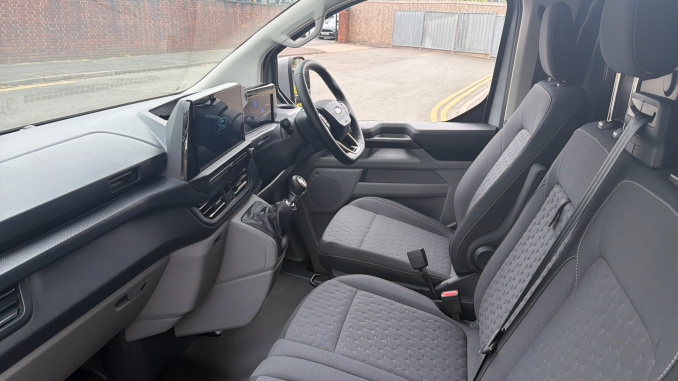 Ford Transit Custom 320 L1 Diesel Fwd 2.0 EcoBlue 136ps H1 Van Limited - Image 13